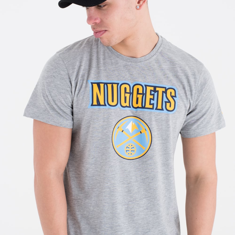 T-shirt grigia con logo della squadra NBA dei Denver Nuggets